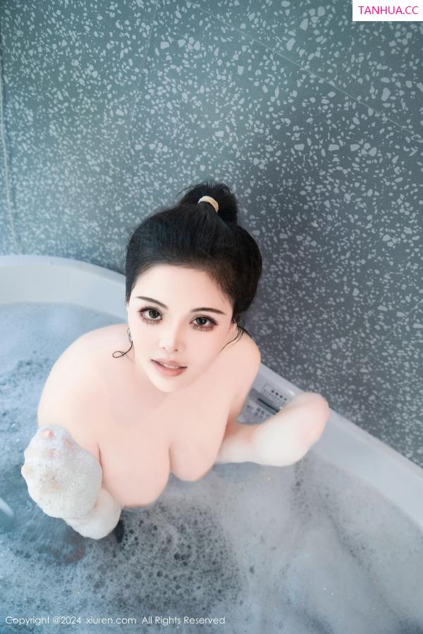   [XiuRen]高清写真图 2024.08.08 No.8981 陈三穗 黑丝美腿第67张图片